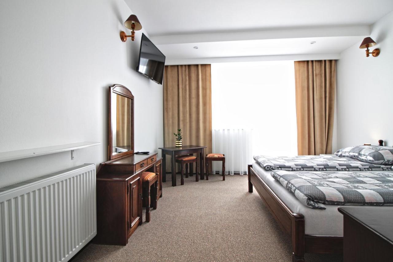 Motel Na Zbojeckiej Skawa Екстериор снимка