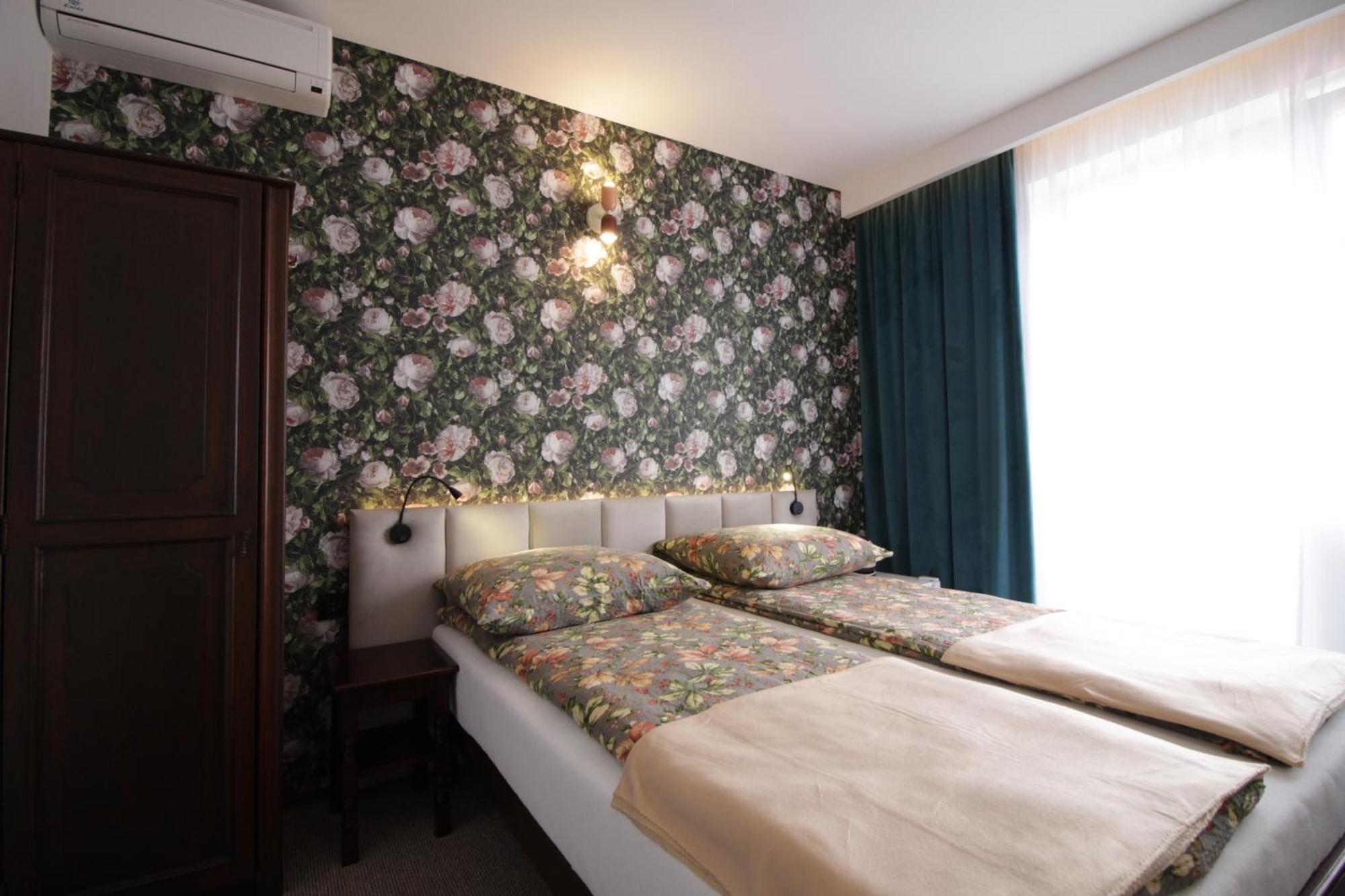 Motel Na Zbojeckiej Skawa Екстериор снимка