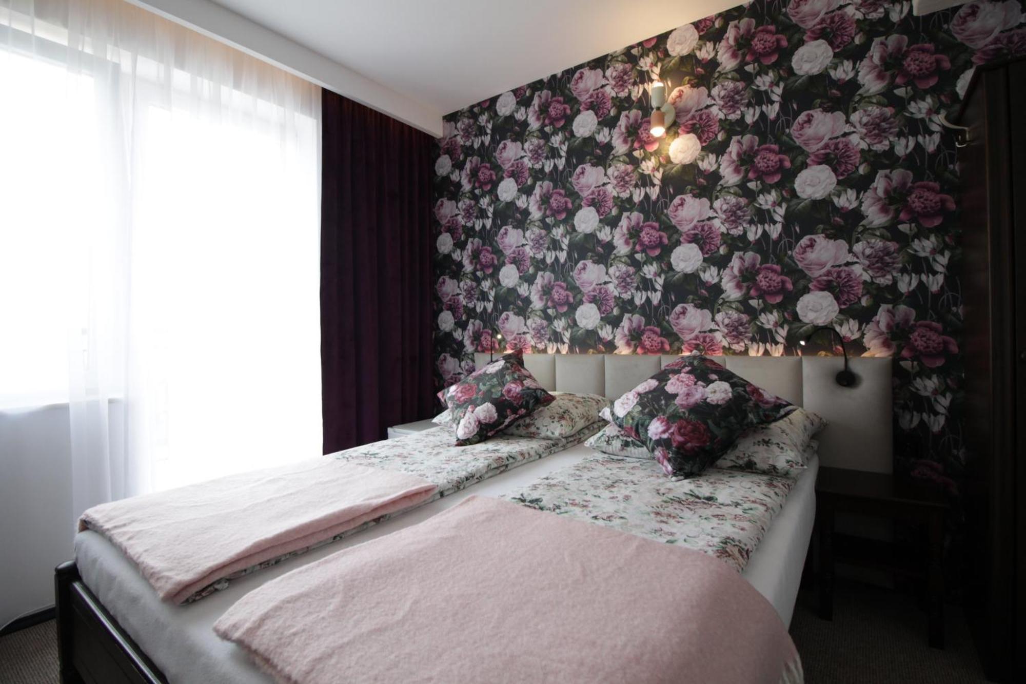 Motel Na Zbojeckiej Skawa Екстериор снимка
