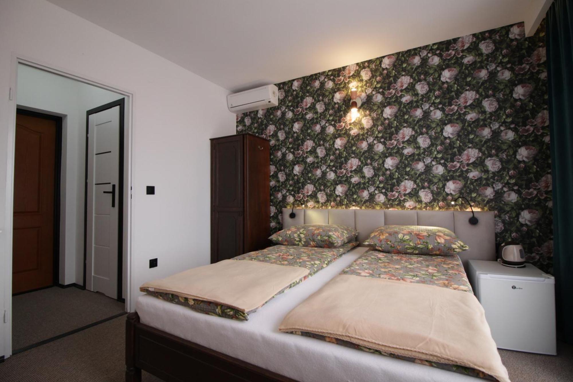 Motel Na Zbojeckiej Skawa Екстериор снимка