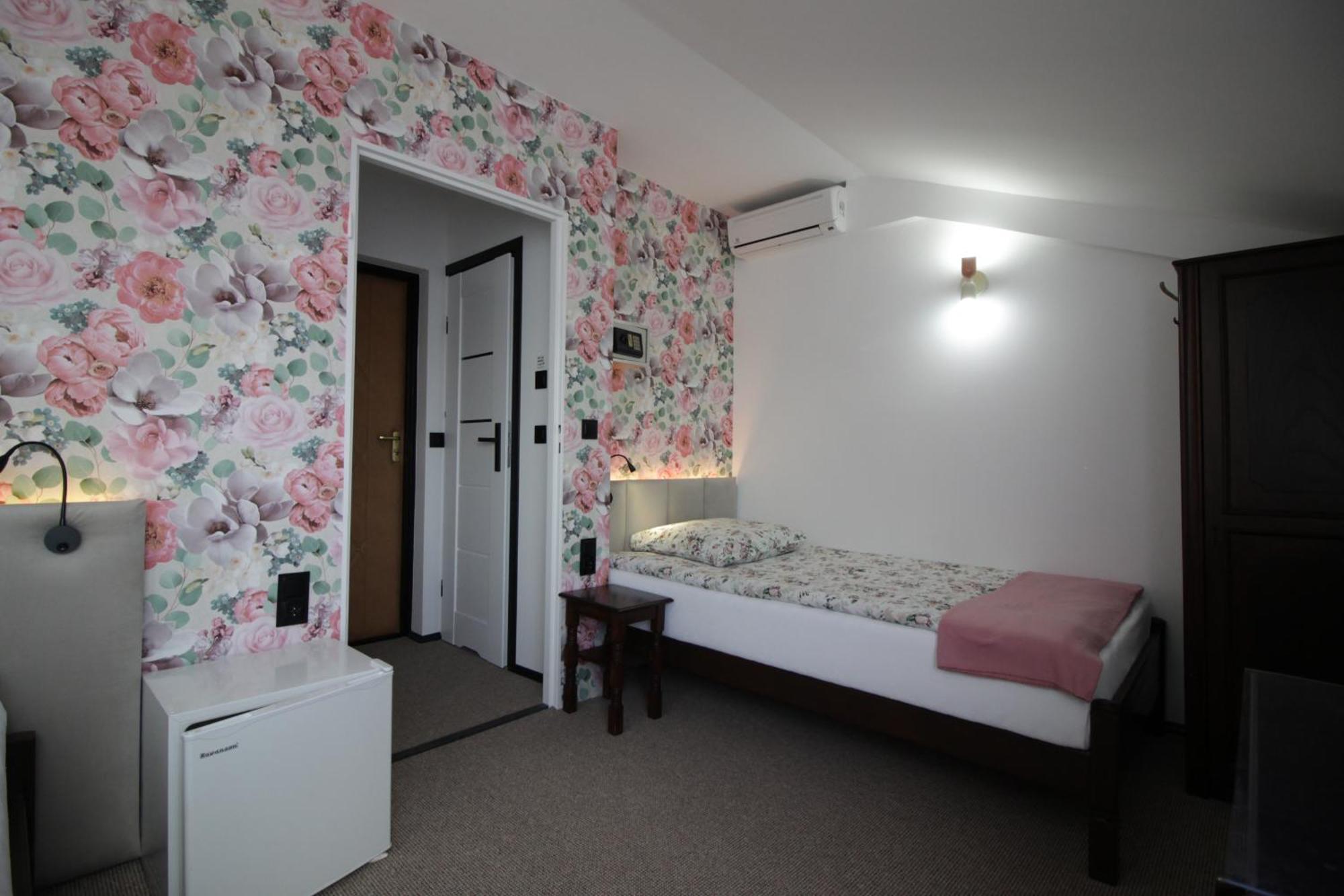 Motel Na Zbojeckiej Skawa Екстериор снимка