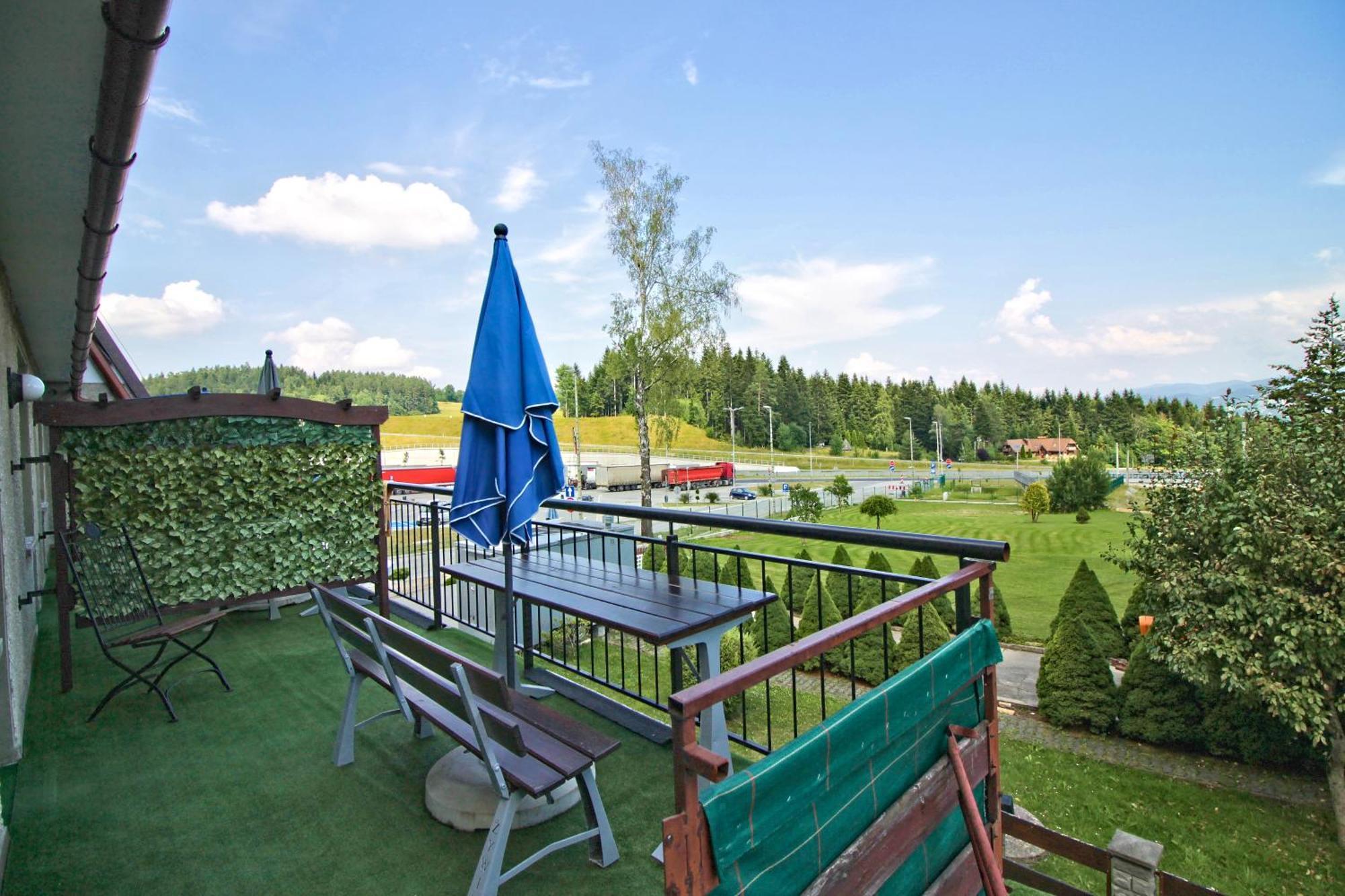 Motel Na Zbojeckiej Skawa Екстериор снимка