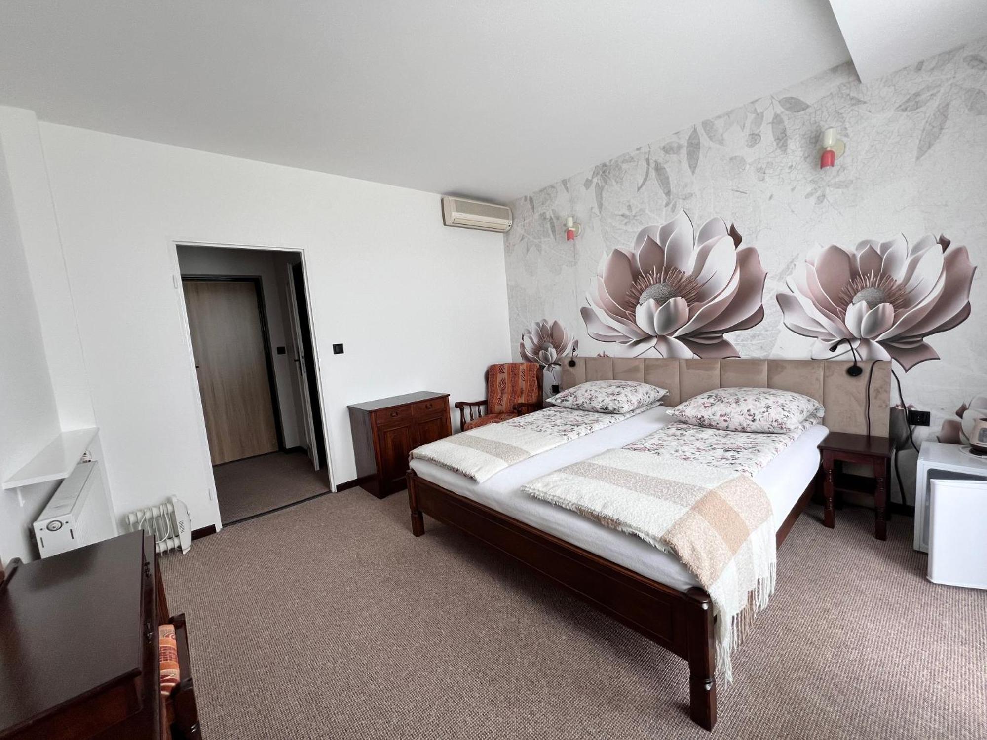 Motel Na Zbojeckiej Skawa Екстериор снимка